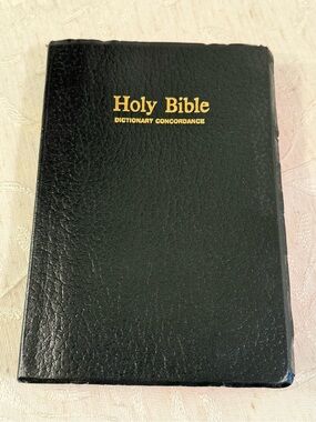 Holy Bible Dictionary Concordance 1984/1977 King James Red Letter Thomas Nelson